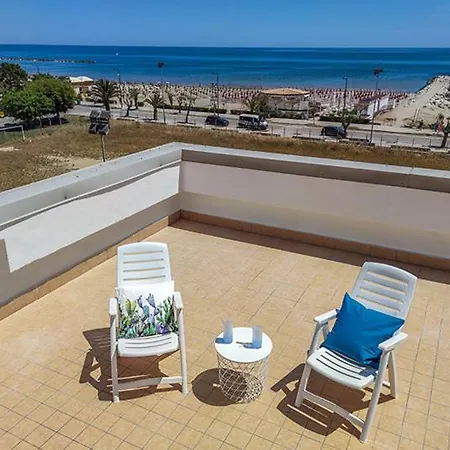아파트 Trilocale Taormina Fronte Mare Vista Mozzafiato Villa Rosa Di Martinsicuro